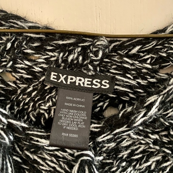 Black/white Poncho from Express - Picture 3 of 3